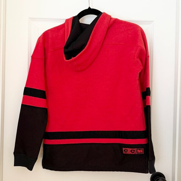 CCM Pro Oka Athletic Equipment Chicago Blackhawks Sweater in Red Size Medium - Picture 2 of 9